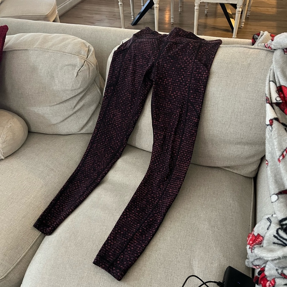 Lululemon leggings size 6